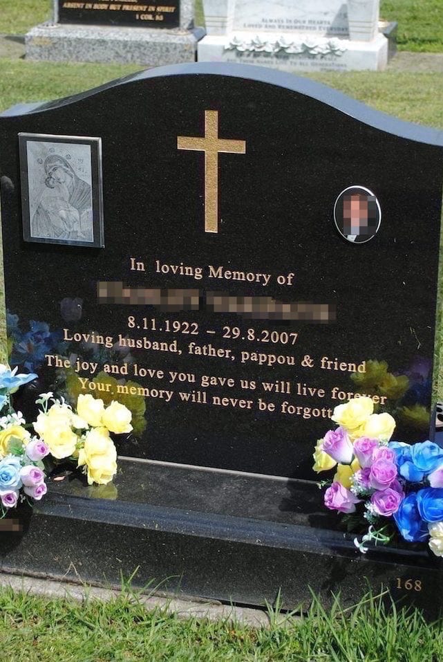 Black Granite Headstone Serpentine